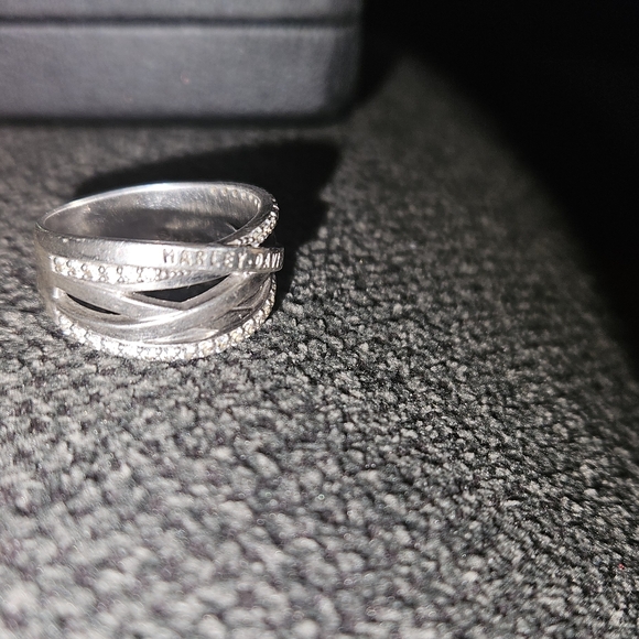 Harley-Davidson Silver Interwoven Ring with Sparkling Crystals - Picture 3 of 3